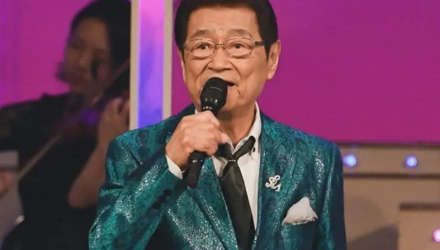才辦演唱會宣告退休！一代歌王棚橋靜雄多重器官衰竭離世　享壽85歲