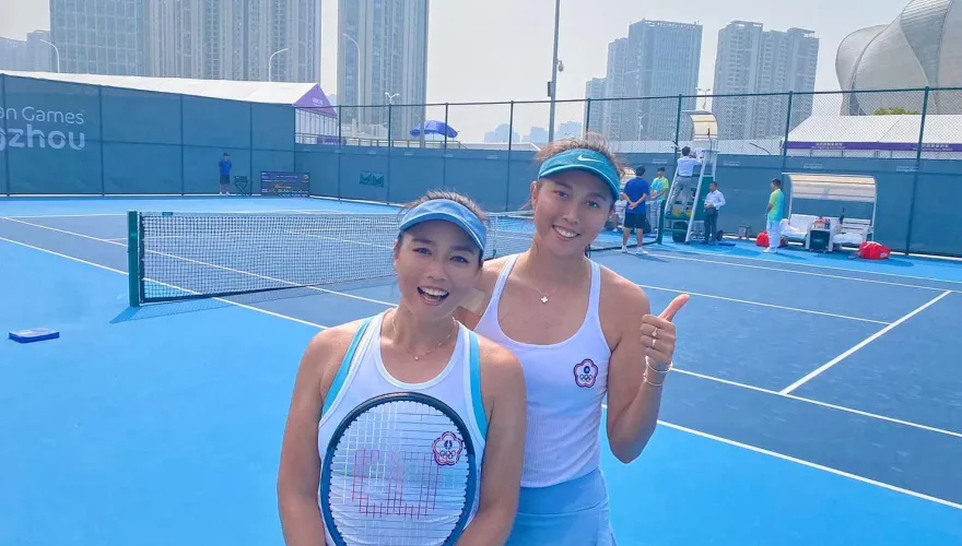 杭州亞運/「中華內戰」詹家姊妹勝出奪金！網球女雙風光「金包銀」