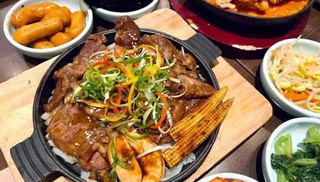 涓豆腐天花板老鼠亂竄…餐後上吐下瀉！衛生局揪環境不潔