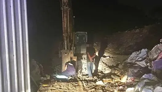 工安意外！新北家具廠內怪手操作不慎　泰籍移工遭爆頭慘死