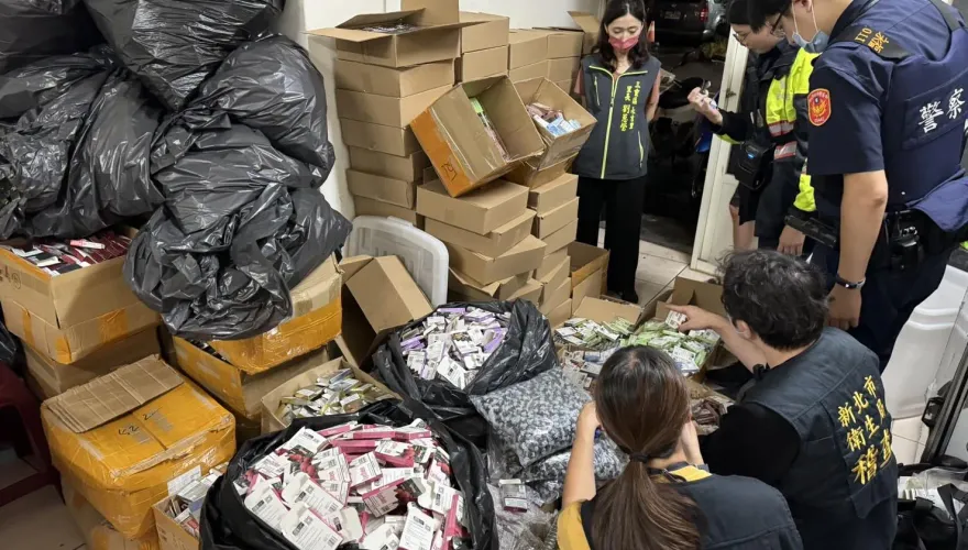 抓到了！新北市查獲首宗電子煙製造工廠　商品市價近千萬、最高恐遭罰五千萬元