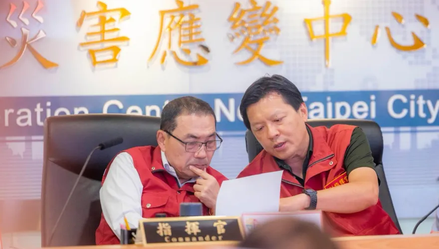 侯友宜「颱風夜敬紅酒」遭帶風向！　新北市府轟民進黨：政治抹黑