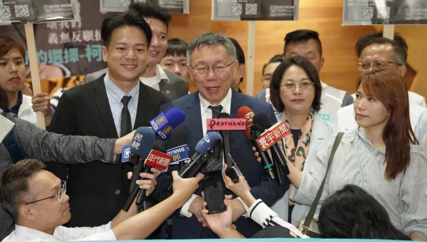 影/訪美返台被問藍白合　柯文哲：要看國民黨怎麼回應