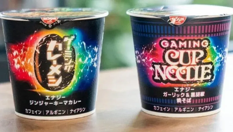 日清推奇特「電競炒泡麵」　他好奇吃買來吃後「完全睡不著」