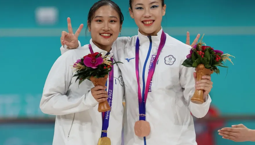 杭州亞運/中華第18金！女子花式溜冰洪筱晴、張緻如包攬金、銅牌
