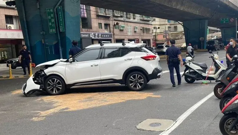未禮讓直行車！三重75歲翁駕駛休旅車貨車對撞貨車釀5傷