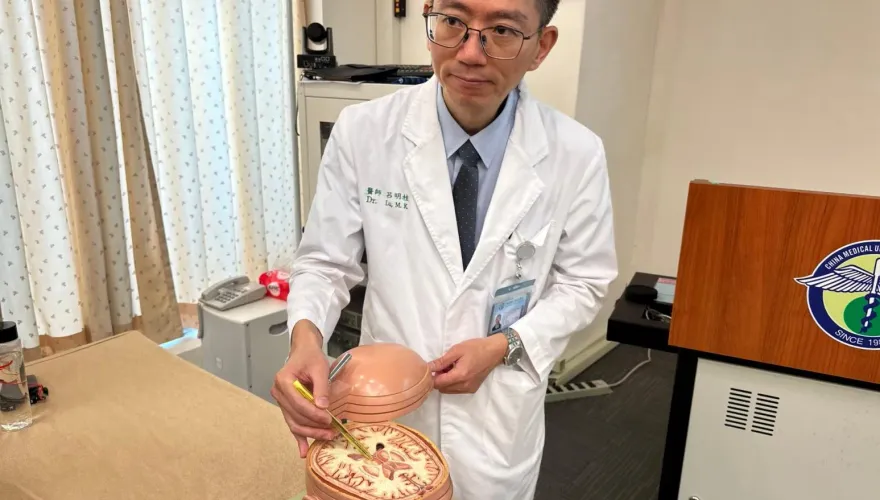 男患巴金森氏症手抖到「無法入睡」！醫靠「1療法」讓他重回美麗彩色人生