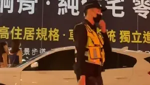 影/台中焰火亮點！「181cm單身帥警」側拍片流出　網戀愛：幸福塞車10分鐘