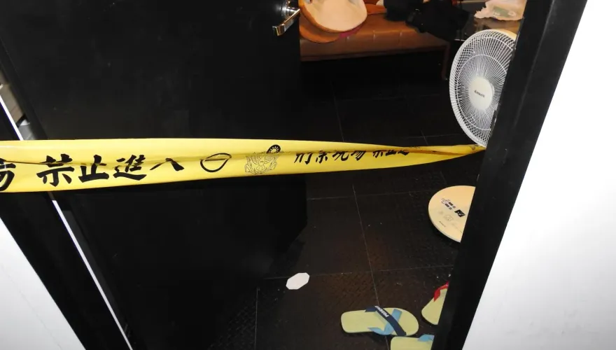 快訊/開門驚見無業男友「陳屍浴室」　18歲女友嚇壞報警...死因待查