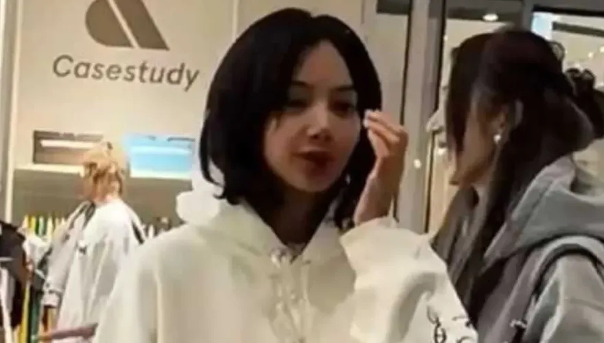 Lisa素顏逛街！「憔悴模樣」全被拍...網驚：這誰？