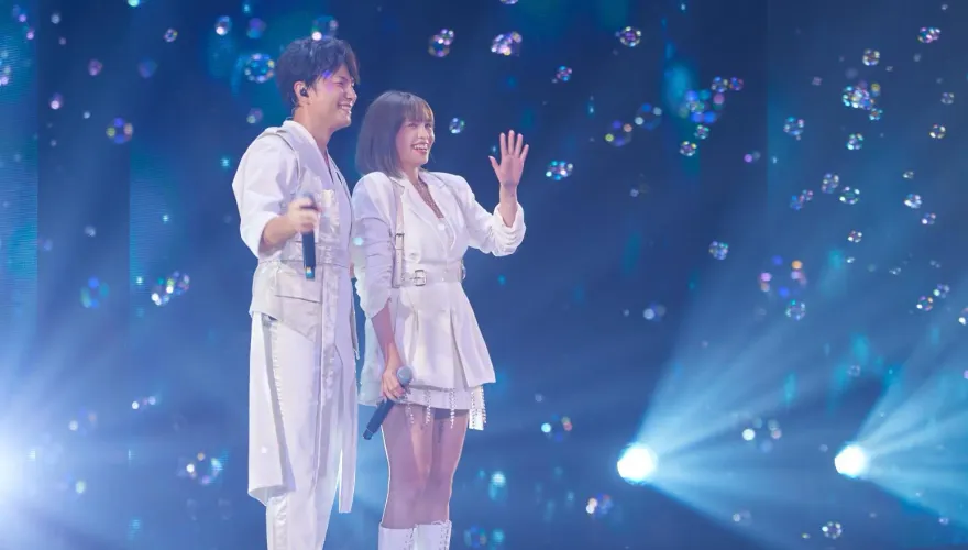 5566演唱會不忍了！孫協志台上直球「愛的告白」　牽手夏宇童：這輩子最開心