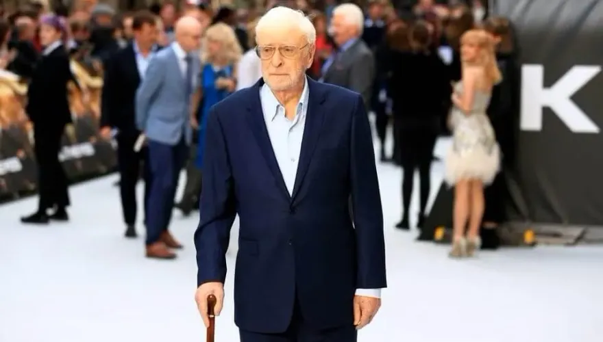 90歲英國男星米高肯恩宣布引退！兩度獲奧斯卡　出演逾160部電影