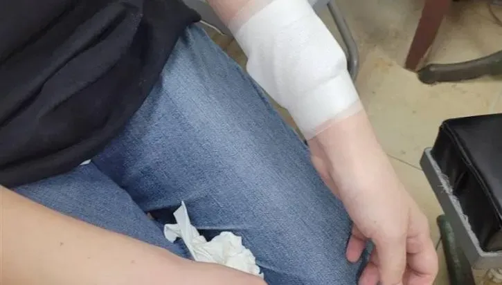 桃園「學生打老師」4起校園暴力！1失控生攻擊4師受傷　還拿筆刺老師眼睛
