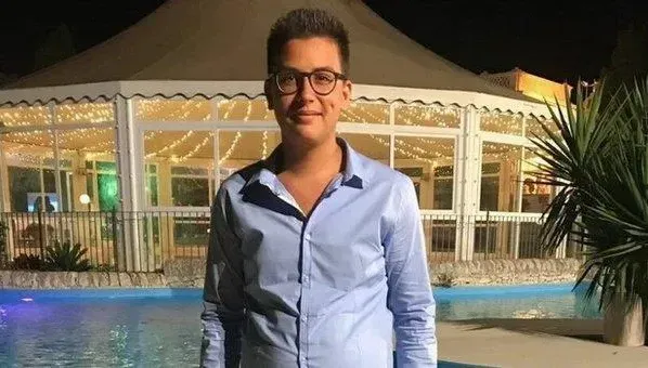 男子開心帶女友看房樓地板竟突然塌陷　從三公尺高閣樓墜落傷重身亡