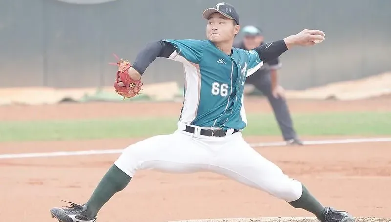 洪一中、陳金鋒「師徒對決」！台鋼雄鷹3：2逆轉富邦　二軍爭冠搶下開門紅