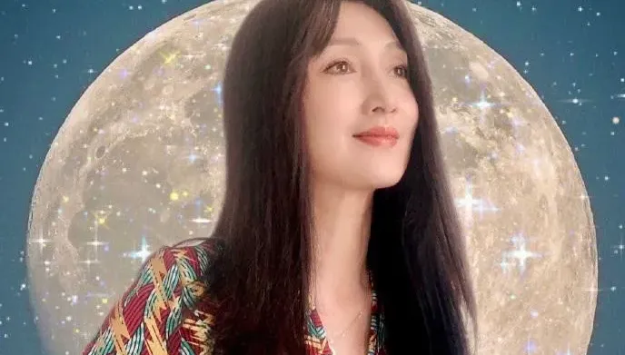 太美了致遭人暗算險毀容！「80年代第一美女」凍齡近況曝