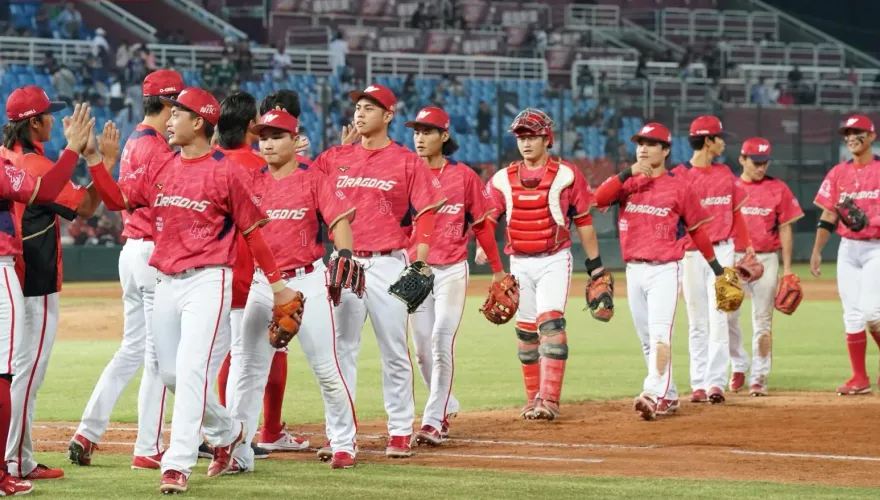 味全龍睽違24年闖進台灣大賽！同日奪下半季冠軍、全年第一