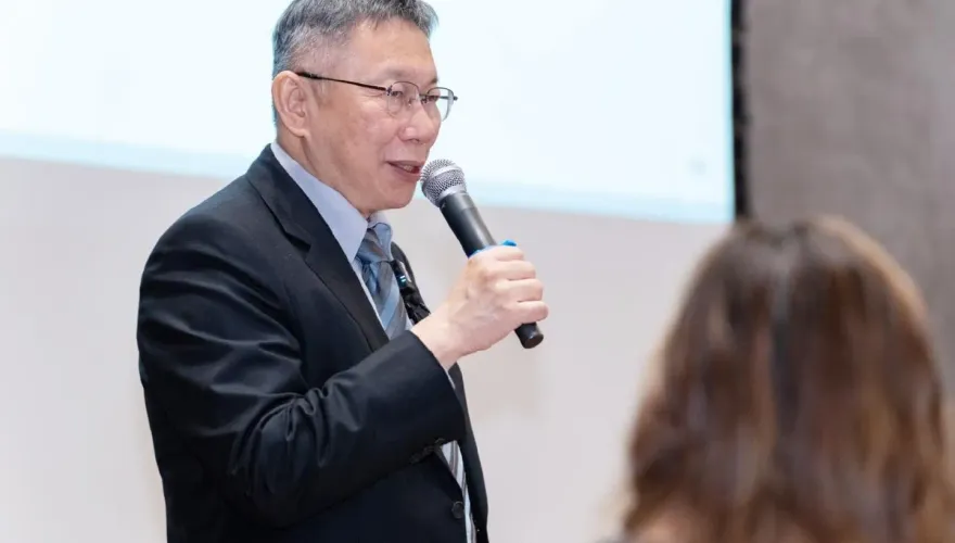 綠營開打柯文哲「敗家4億元」　名醫酸爆：1/3個新竹棒球場、1/4的高端疫苗報廢