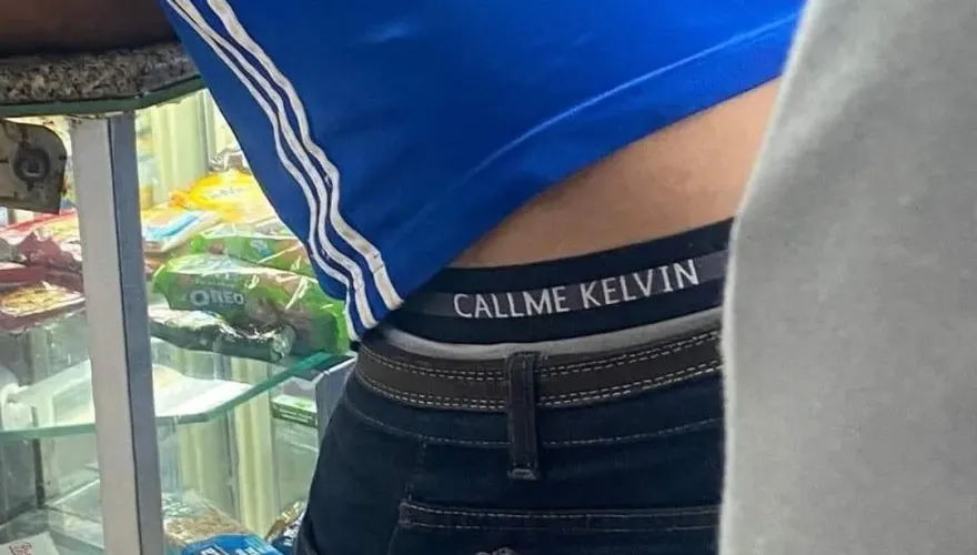 這件CK怪怪的！男內褲頭秀「Call me kelvin」網笑翻