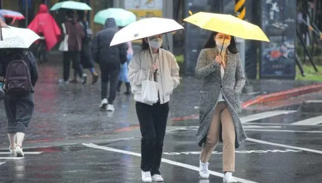 10/22「3地區」回溫雨勢仍不減！下周溫差9度鋒面又將襲台