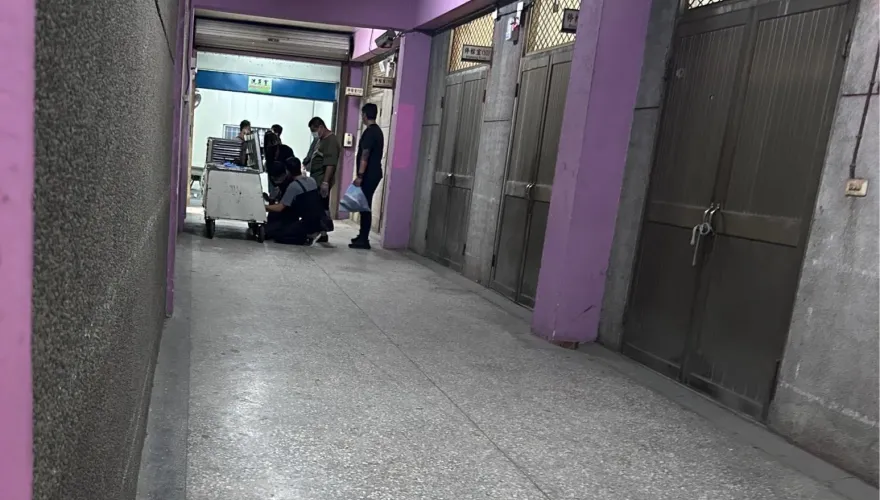 快訊/竹科員工旅遊母子遇死劫　夫跪地現身殯儀館哽咽向妻兒道別