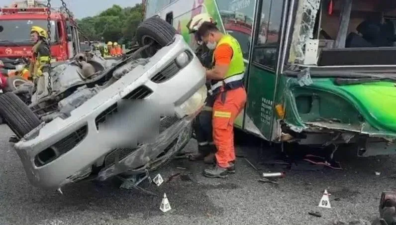 國道4死！遊覽車駕駛「7年10違規」　監理所明查核業者曝重點