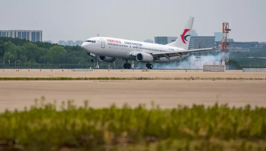 影/「座椅劇烈抖動」機艙畫面曝光！東航飛港班機現故障訊息備降廈門