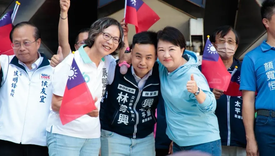 藍白合在台中！盧秀燕攜手蔡壁如為藍戰將林家興站台