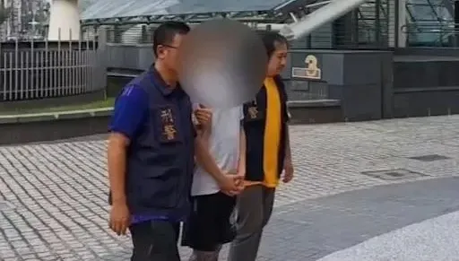 囂張！高雄刺青男持衝鋒槍酒店鬧事　攜玩具槍投案辯稱喝多「覺得好玩」
