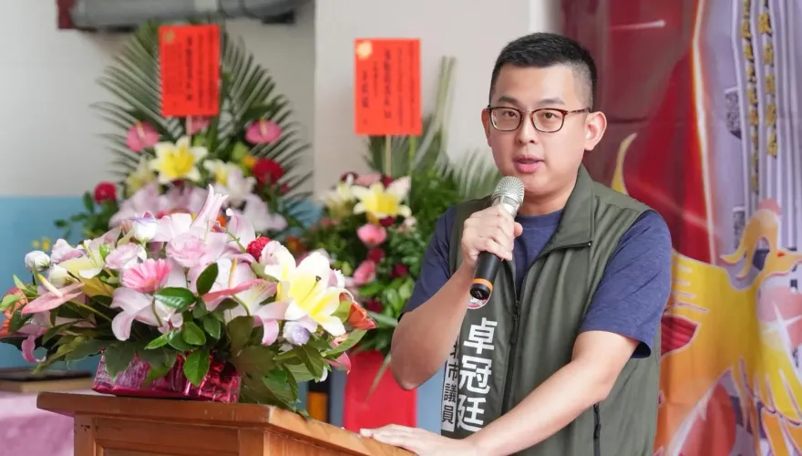 卓冠廷突請辭民進黨發言人！王義川麻吉、洪慈庸老公、新北市議員宣布下一步