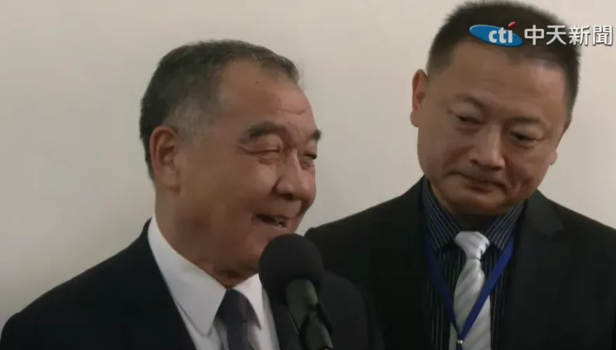 影/趙天麟桃色風暴引國安危機？邱國正尷尬笑：我沒任何評論
