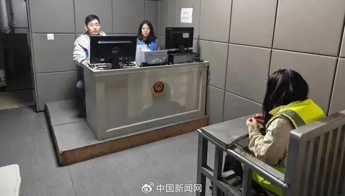 欠債還不出來！五旬婦扮27歲嫩妹　與兒子好友網戀「1年詐騙353萬元」