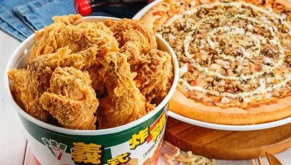 揪團開吃！麥當勞限時「5大夯品買1送1」、拿坡里買腿排「送披薩再享64折」