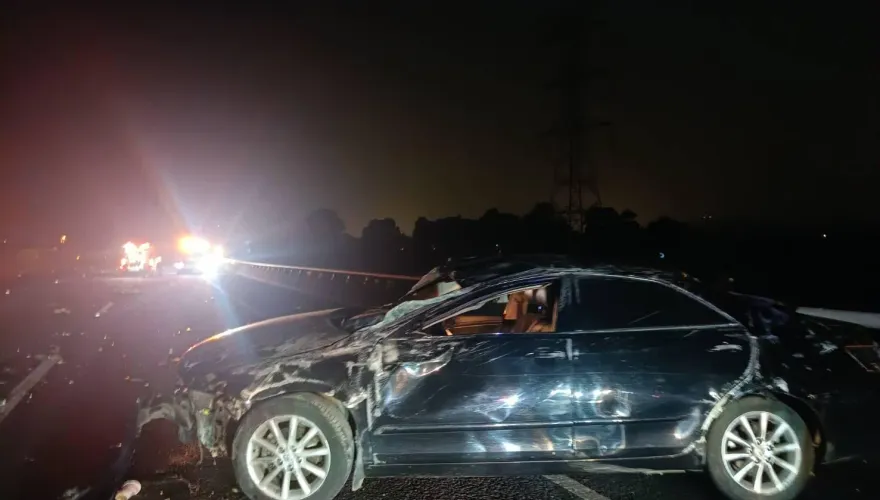 國3南竹山段死亡車禍！男疑未繫安全帶自撞護欄　拋飛遭多車輾慘死