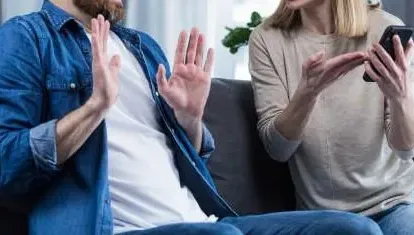 人夫上網「秀戰績」！出軌小三又約女網友開房間　妻感到羞恥怒提告求償