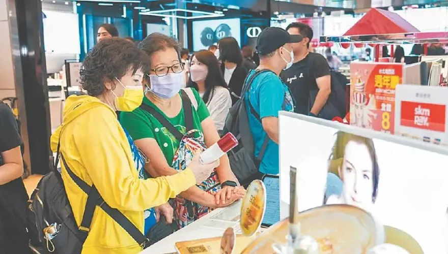 國人財富底氣厚　10月消費者信心指數意外大上揚