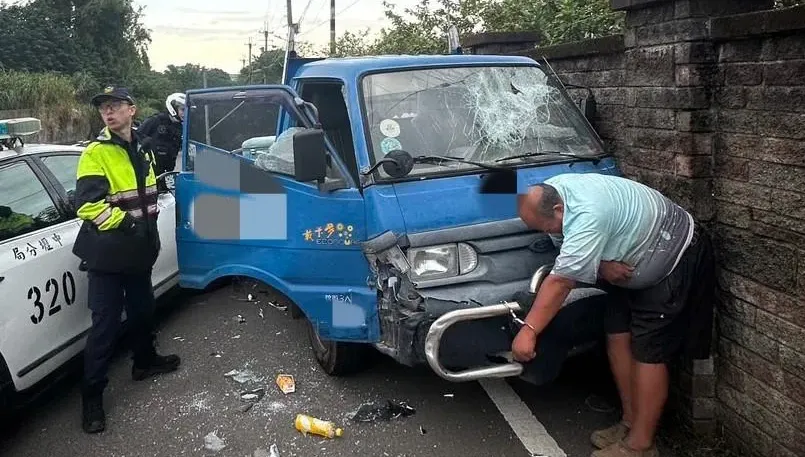 影/開贓車拒檢撞警狂飆　毒蟲遭圍捕自撞民宅、2警濺血