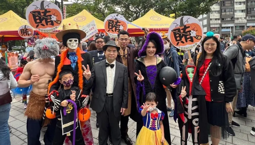 放下偶包為反賄！萬聖節士檢檢座秀美腿大肌肌　鬼滅之刃神還原