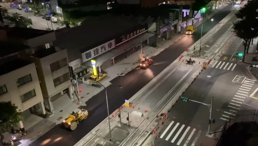 影/高市道路工程被投訴夜半噪音擾民　他怨「政府發出的噪音就不是噪音嗎」