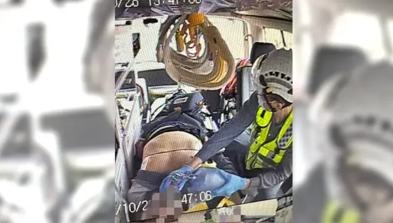 比賽途中「裁判突昏倒無心跳...」　消防隊球員秒換身分全力搶救
