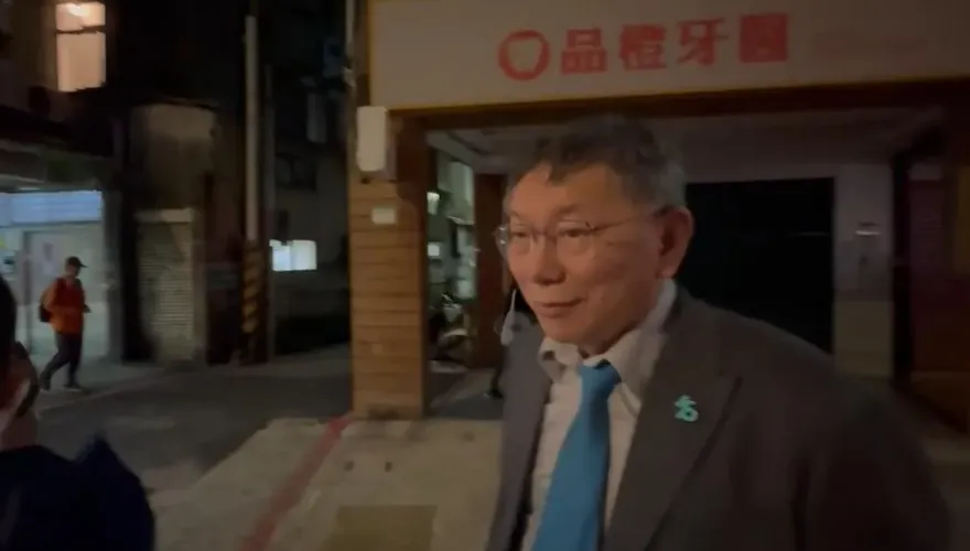 影/「朱侯柯」景美鐵門密會53分「會後表情全都露」！今將對外說明