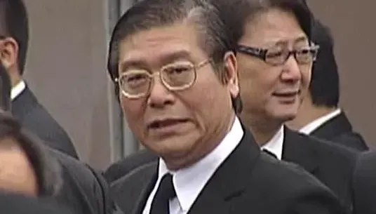 快訊/涉入幫郭台銘以每份300元收購連署書　竹聯幫「鍾馗」遭檢調約談60萬交保