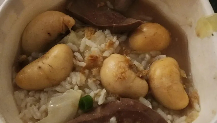 影/盤子？花蓮「雙腰子粥」850元挨轟　闆娘秀食材：成本650薄利多銷