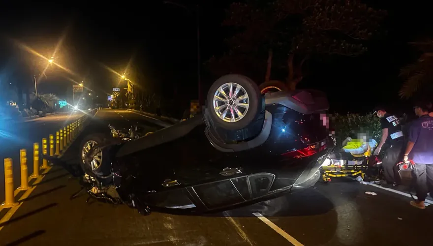 墾丁嚴重車禍！2車互撞翻車釀8傷　傷者最小才2歲