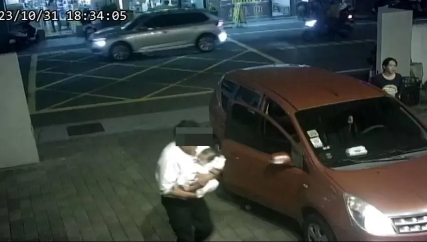 影/4月女嬰口吐鮮血昏迷！鹿港警急開道　10分鐘到醫院挽回小生命
