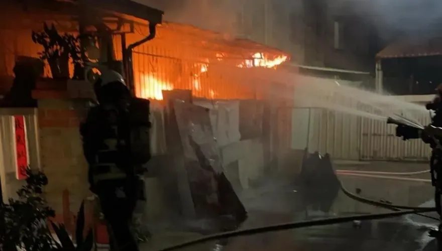 影/台中民宅暗夜大火7旬夫妻葬生火窟　屋內堆滿回收物無路逃