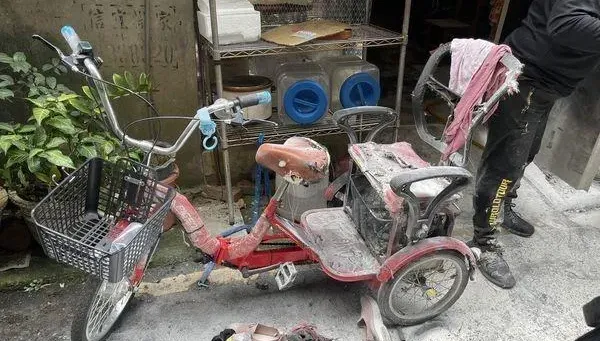 跳蚤市場買三輪車孝親！鋰電池驚悚爆炸8旬母不治　攤商遭起訴