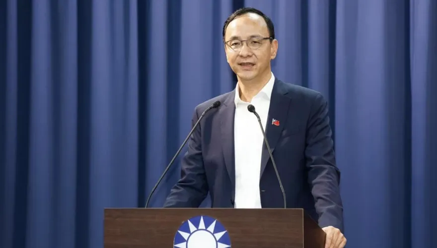 觀察/柯文哲火速拋全民調議題　轉移民調暴跌焦點？
