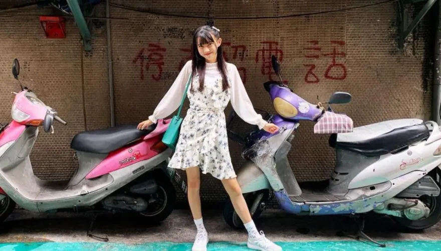 來台專挑「怪街景」合照！網神出13歲沖繩美少女真實身分