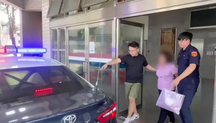 開車暴衝撞死裝潢工！闆娘移送不發一語　死者兒子：絕不原諒